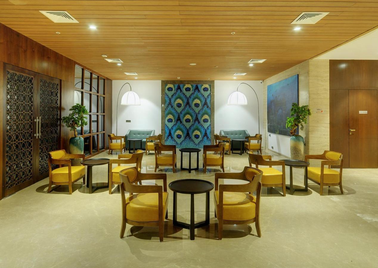 Готель Lemon Tree Premier, Dwarka Екстер'єр фото