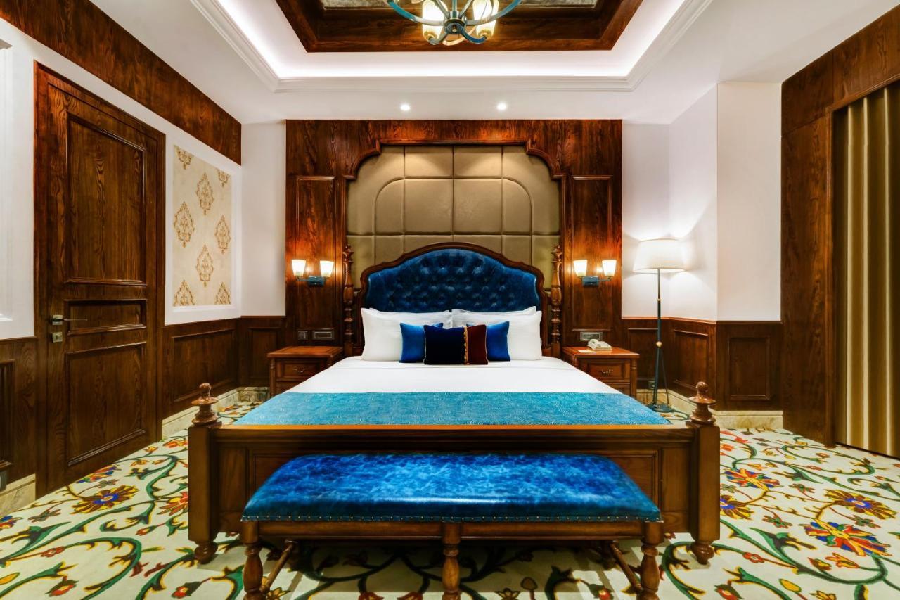 Готель Lemon Tree Premier, Dwarka Екстер'єр фото