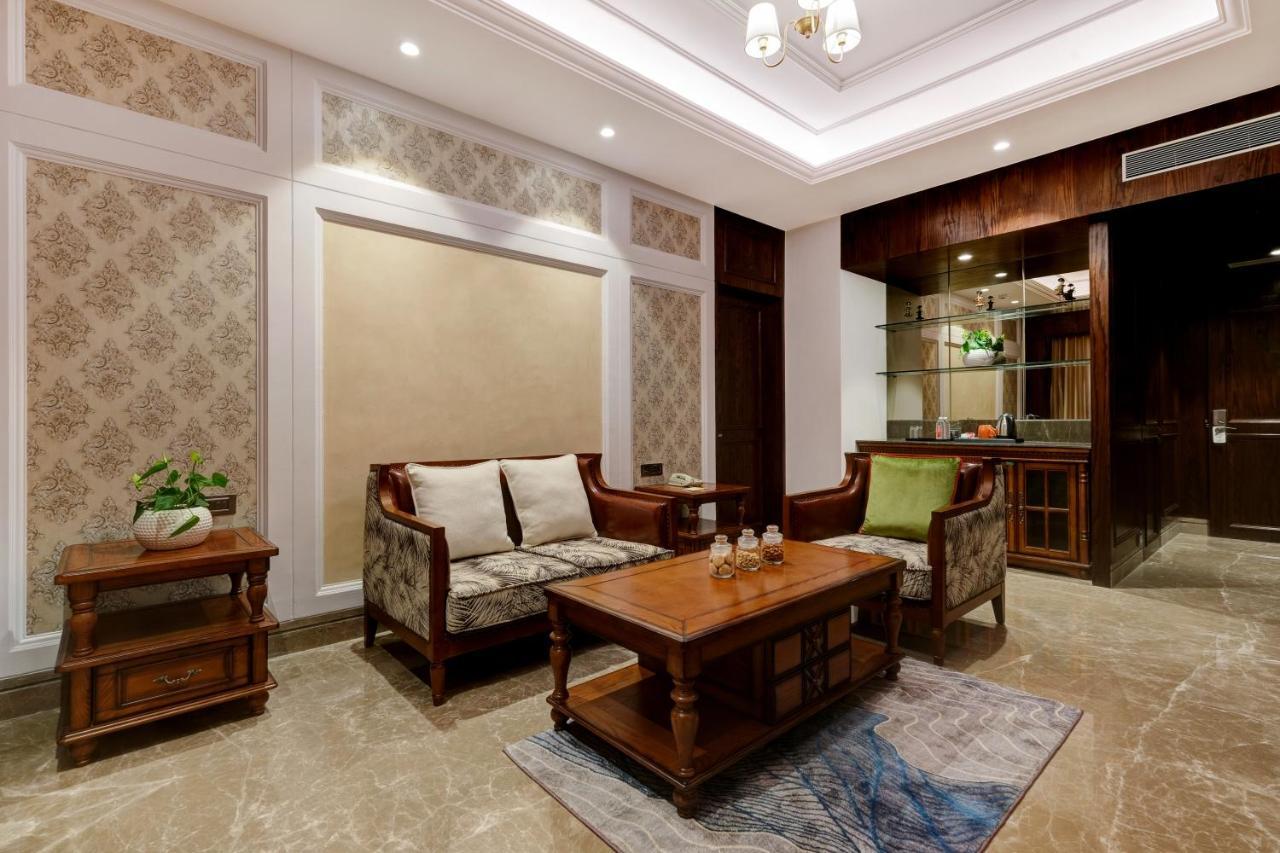 Готель Lemon Tree Premier, Dwarka Екстер'єр фото