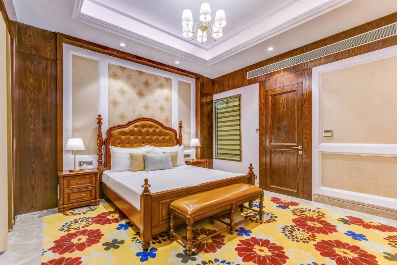 Готель Lemon Tree Premier, Dwarka Екстер'єр фото