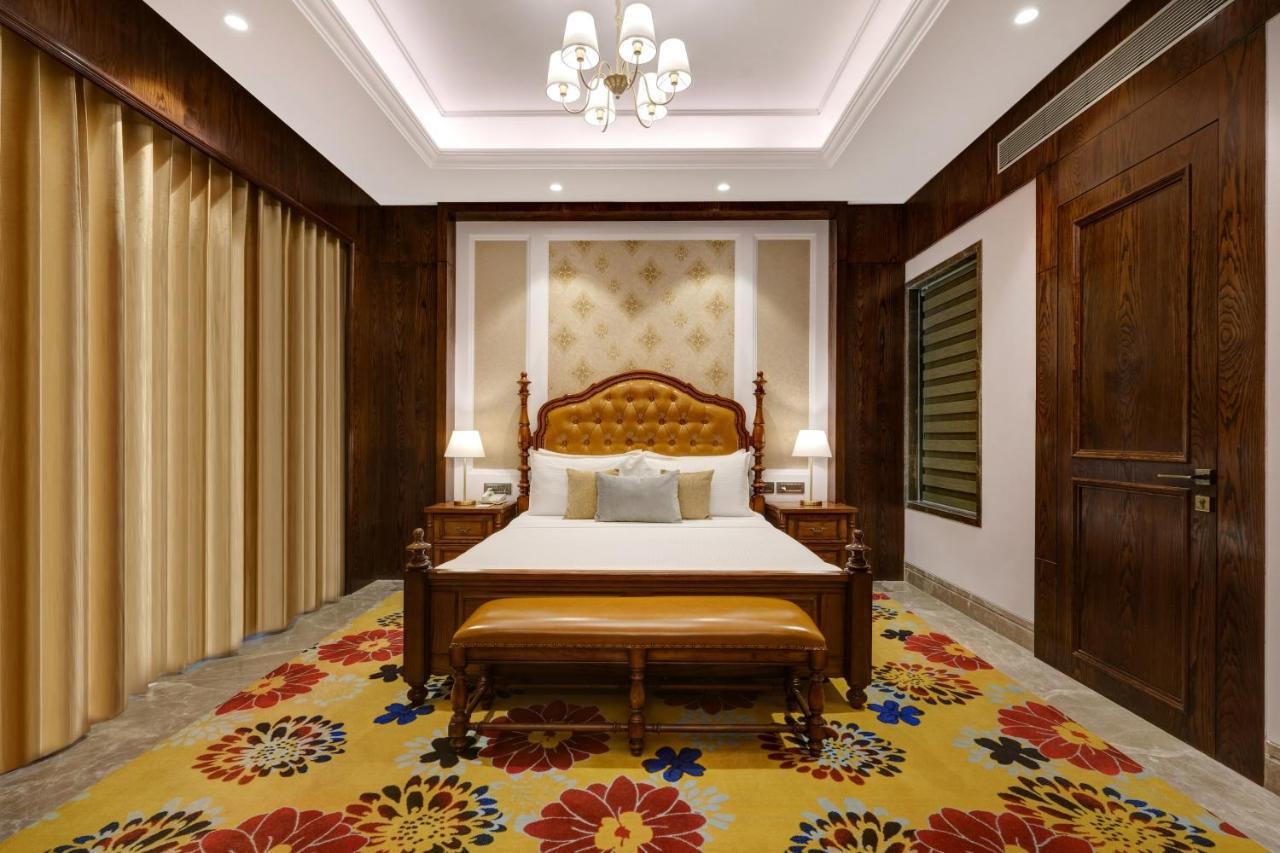 Готель Lemon Tree Premier, Dwarka Екстер'єр фото