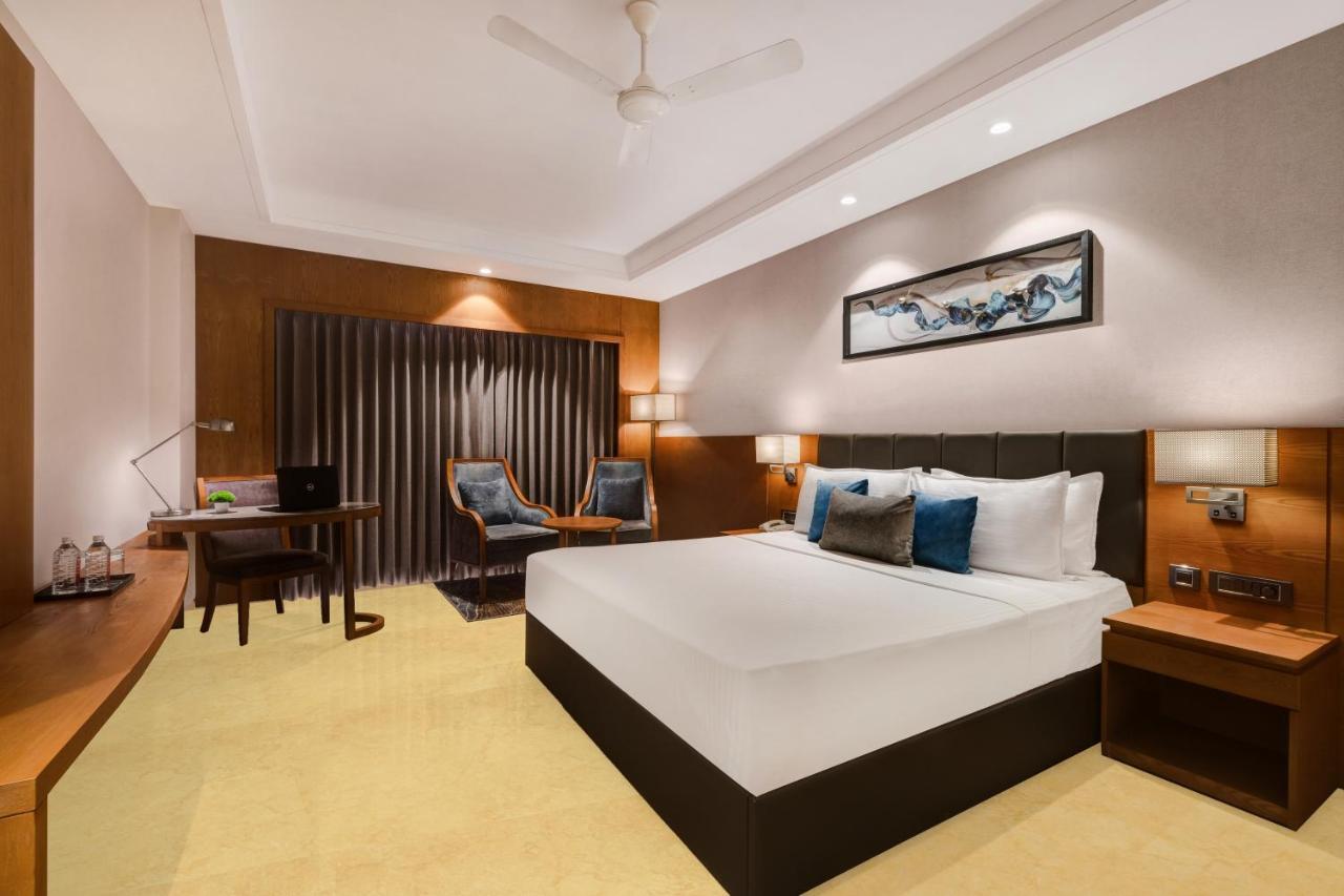 Готель Lemon Tree Premier, Dwarka Екстер'єр фото